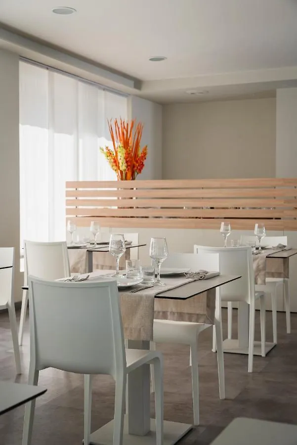 ***  Hotel Embassy Riccione Olaszország